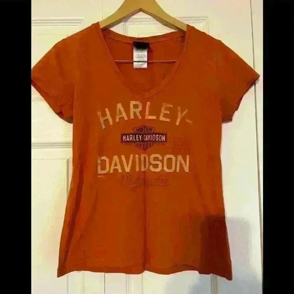 Harley-Davidson Tops - EUC Vintage Harley Davidson logo from Milwaukee Women’s Top Size Large.